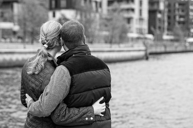 Understanding the Benefits of an Emotionally Aware Relationship